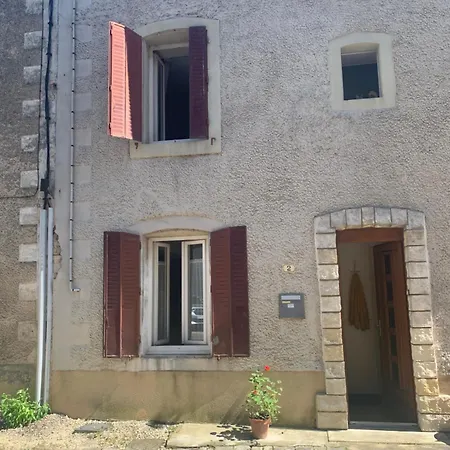 Holiday home Jolie Maison Dans Petit Village Vignory