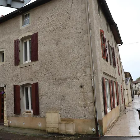Holiday home Jolie Maison Dans Petit Village