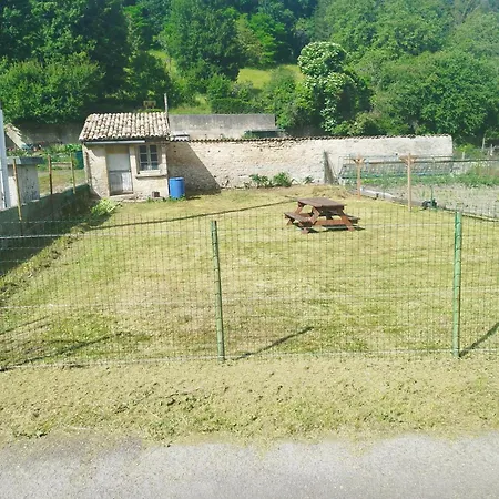 Jolie Maison Dans Petit Village
