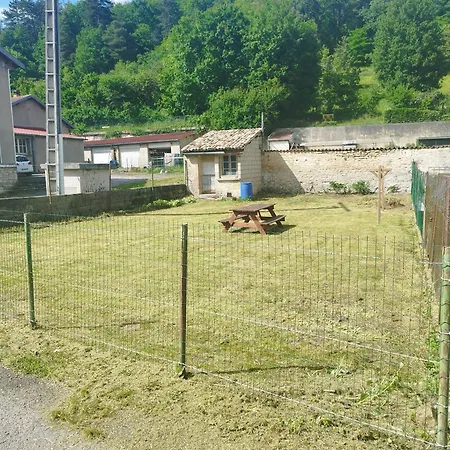 Дом отдыха Jolie Maison Dans Petit Village Vignory