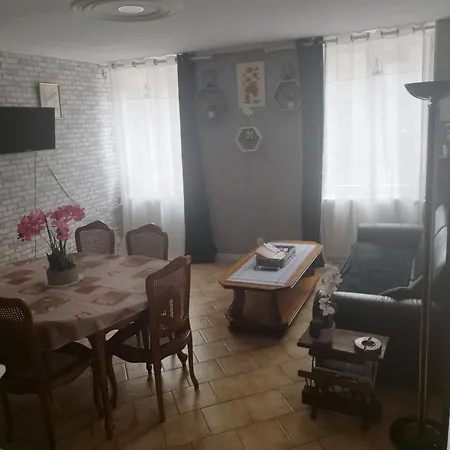 Jolie Maison Dans Petit Village * Vignory