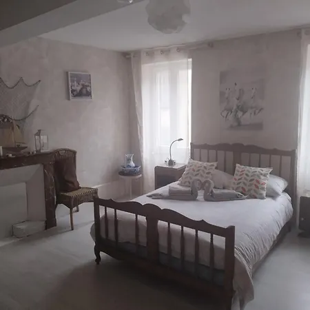 Jolie Maison Dans Petit Village