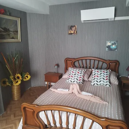 Jolie Maison Dans Petit Village