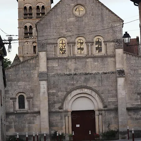Дом отдыха Jolie Maison Dans Petit Village Vignory