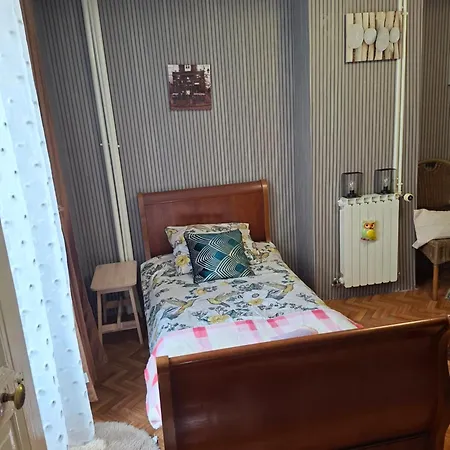 Jolie Maison Dans Petit Village