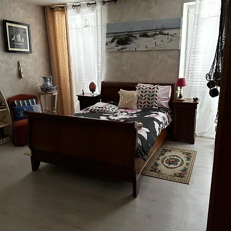 Jolie Maison Dans Petit Village Vignory