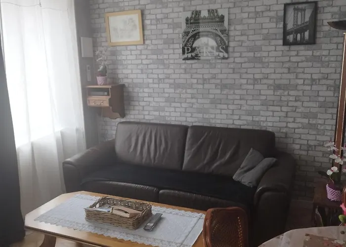 Jolie Maison Dans Petit Village